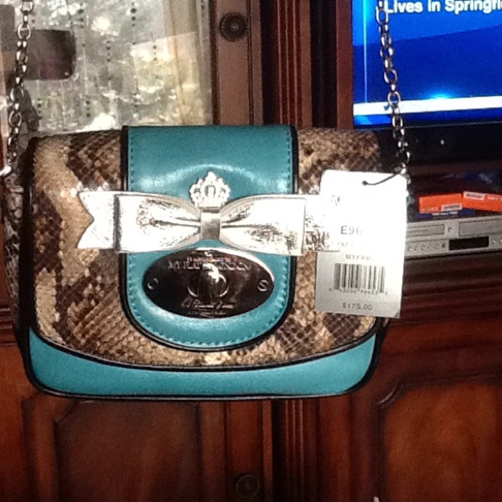 NWT  My FLat In London,leather, chain strap💍💍💍